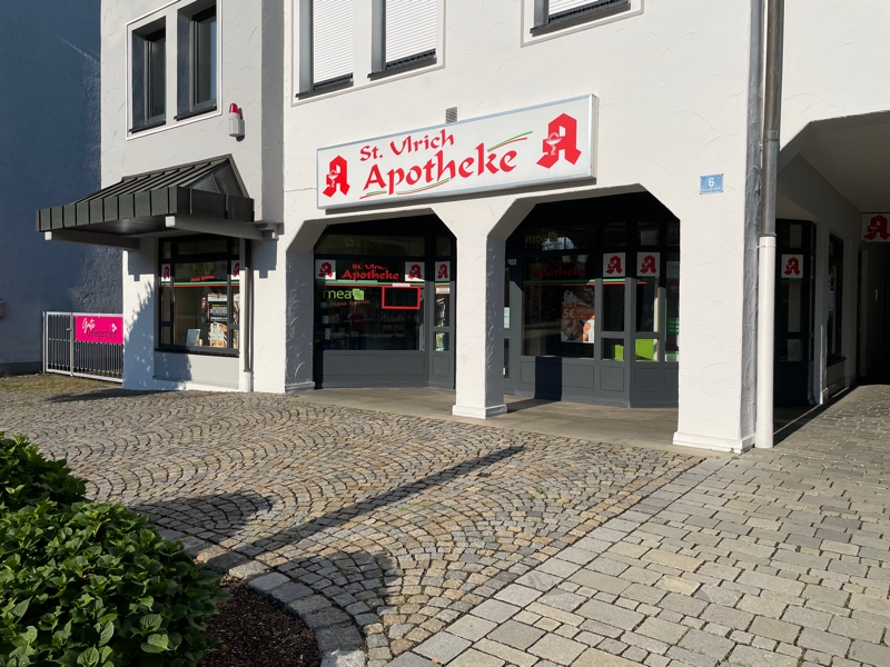 Außenansicht der St. Ulrich Apotheke