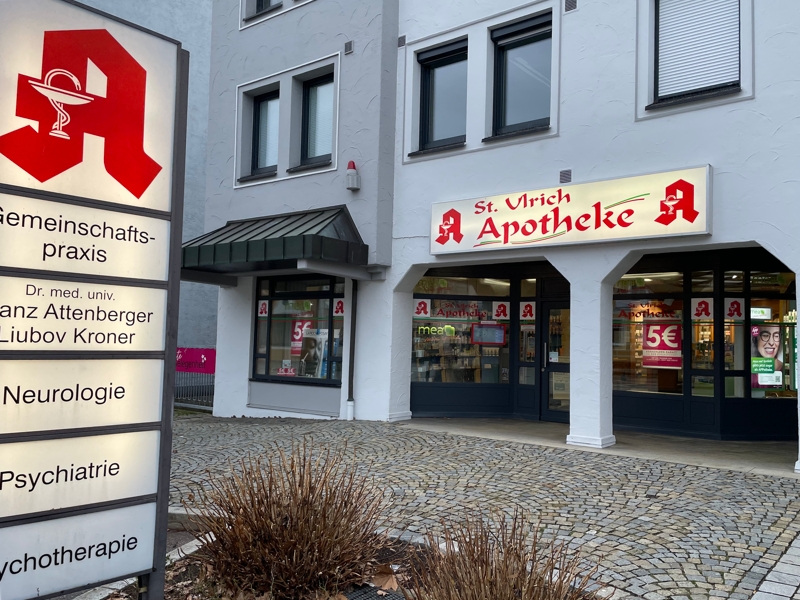 Außenansicht der St. Ulrich Apotheke